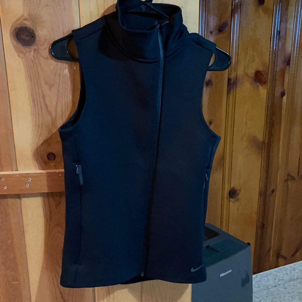 Black Nike vest